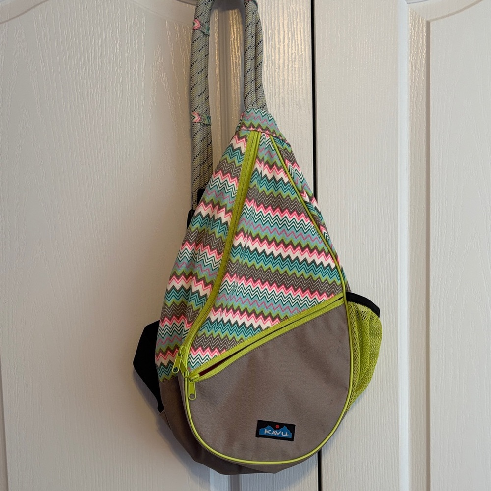 KAVU Chevron Rope Bag with Green and Pink Accents